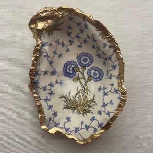 Beautiful blue and white decoupaged oyster shell.